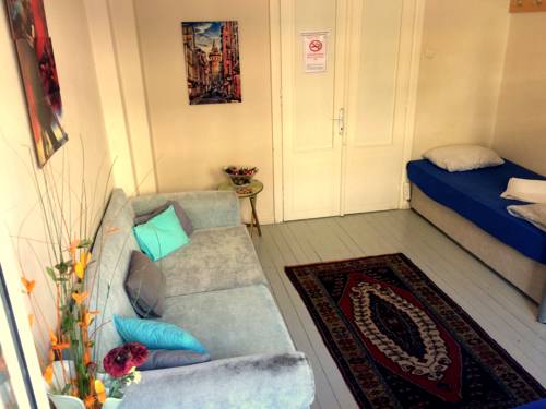 Levanten Hostel to istanbul airport transfer
