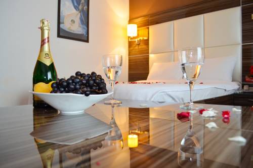 Hotel La Piano to istanbul airport transfer