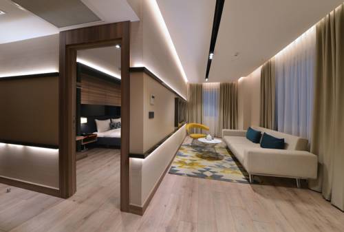 Nish Palace Exlusive Suites to istanbul airport transfer