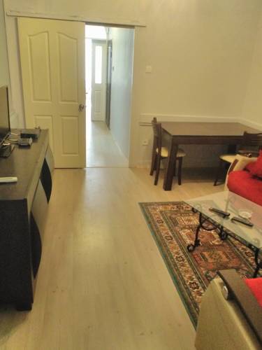 Altunizade Suites Istanbul, Curio Collection by Hilton to istanbul airport transfer