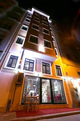 Maxwell Hotel to istanbul airport transfer