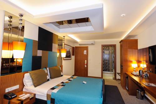 Collage Pera Hotel to istanbul airport transfer