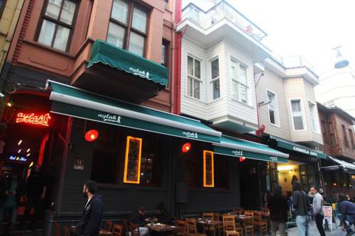 Moda Hostel to istanbul airport transfer