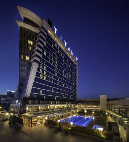 Titanic Business Golden Horn to istanbul airport transfer