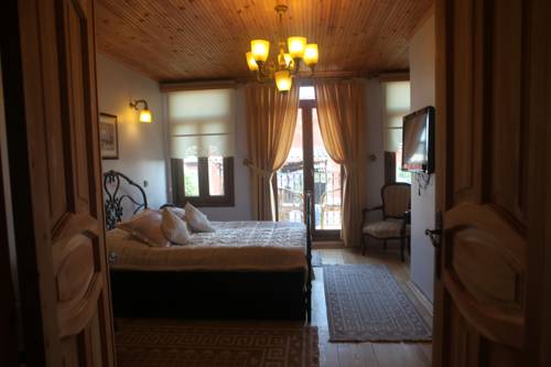 Tom Square Boutique Hotel to istanbul airport transfer