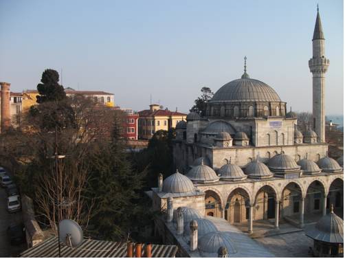 Sultan Palace Hotel to istanbul airport transfer