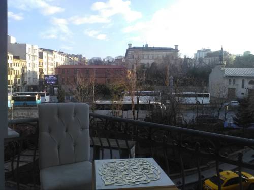 Hotel Santa Beyoğlu to istanbul airport transfer
