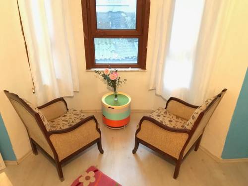 1+1 taksim galata cozy place to istanbul airport transfer