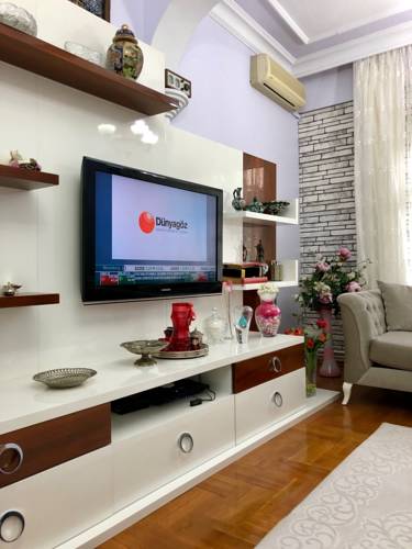 Koşuyolu 2+1, Nature House with a Garden to istanbul airport transfer