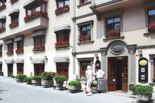 Celal Sultan Hotel Special Class to istanbul airport transfer