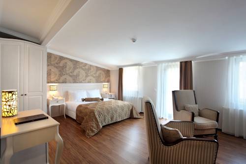 Taksim Pera Orient Hotel to istanbul airport transfer
