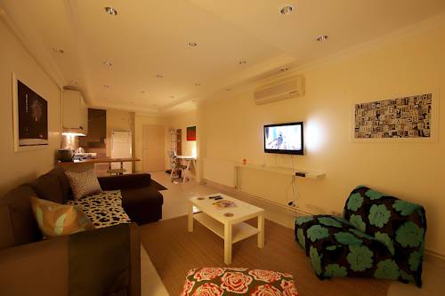 Kentish Studio to istanbul airport transfer