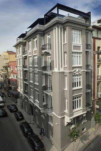Bunk Hostel to istanbul airport transfer