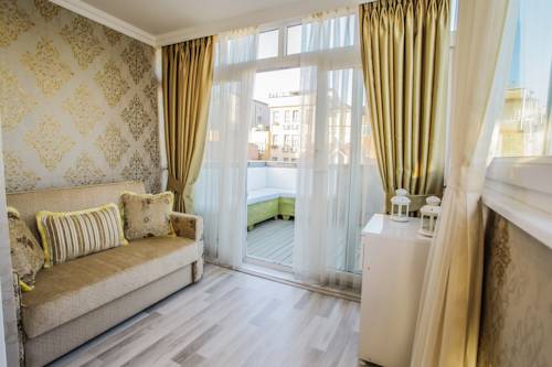 Walnut Shell Hotel to istanbul airport transfer