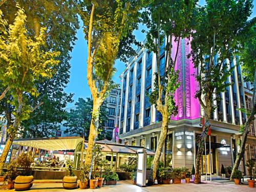 Pierre Loti Hotel - Special Category to istanbul airport transfer