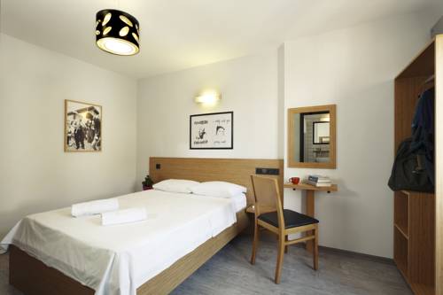 Hush Hostel Moda to istanbul airport transfer