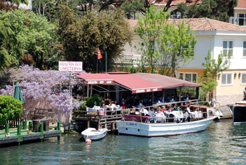 Hotel Huseyin Bey to istanbul airport transfer