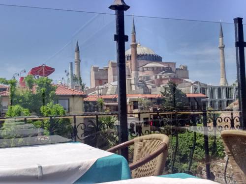 Alaturka Elegance to istanbul airport transfer