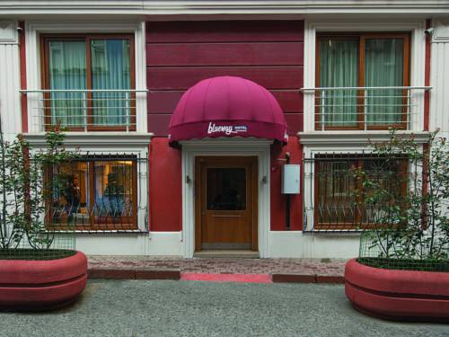 Blueway Hotel Residence to istanbul airport transfer