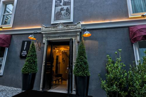 Hotel Pino Verde to istanbul airport transfer