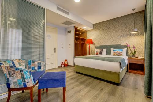 Sometimes Hotel Taksim to istanbul airport transfer