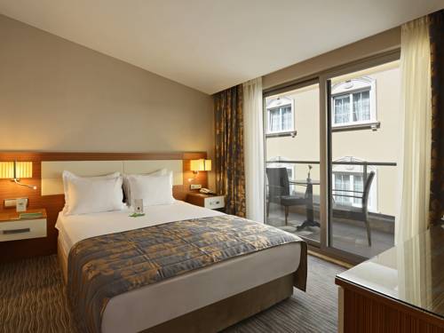 Yasmak Comfort Hotel to istanbul airport transfer