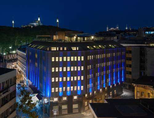 DoubleTree by Hilton Istanbul - Sirkeci to istanbul airport transfer