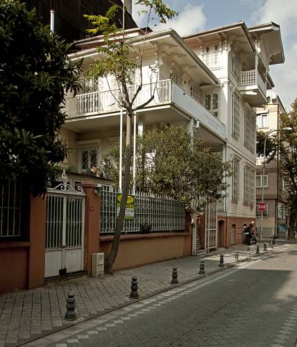 The Pasha Istanbul to istanbul airport transfer