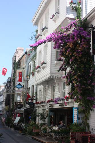 Romantic Mansion to istanbul airport transfer
