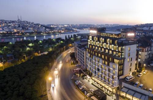 Mövenpick Istanbul Hotel Golden Horn to istanbul airport transfer