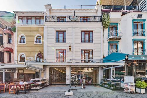 Magnaura House Hotel to istanbul airport transfer