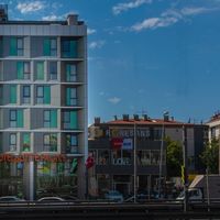 Land Park Hotel to istanbul airport transfer