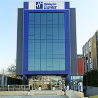 Holiday Inn Express Istanbul - Altunizade to istanbul airport transfer